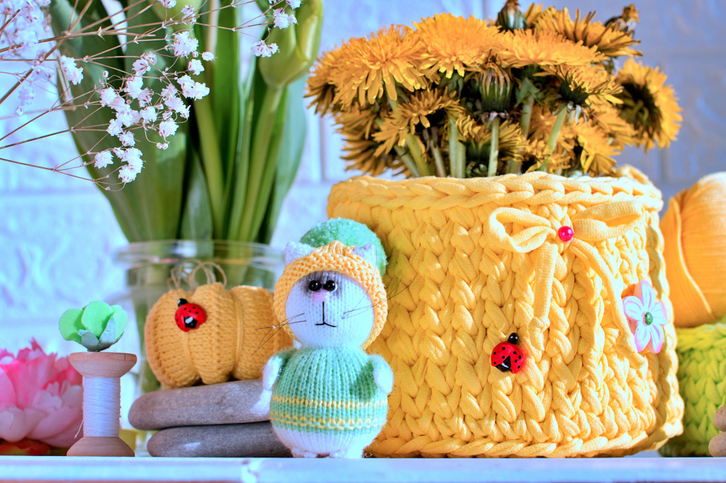 Knitted Kitten and a Bouquet of Dandelions jigsaw puzzle in Handmade puzzles on TheJigsawPuzzles.com