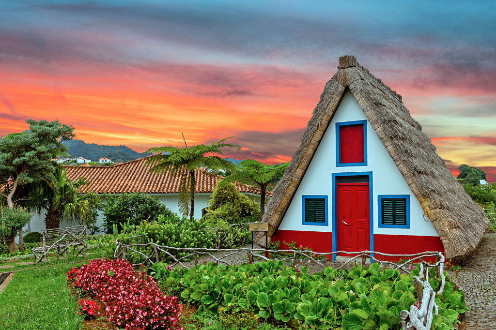 Casa Tradicional Rural, Madeira, Portugal jigsaw puzzle in Quebra-Cabeça do Dia puzzles on TheJigsawPuzzles.com