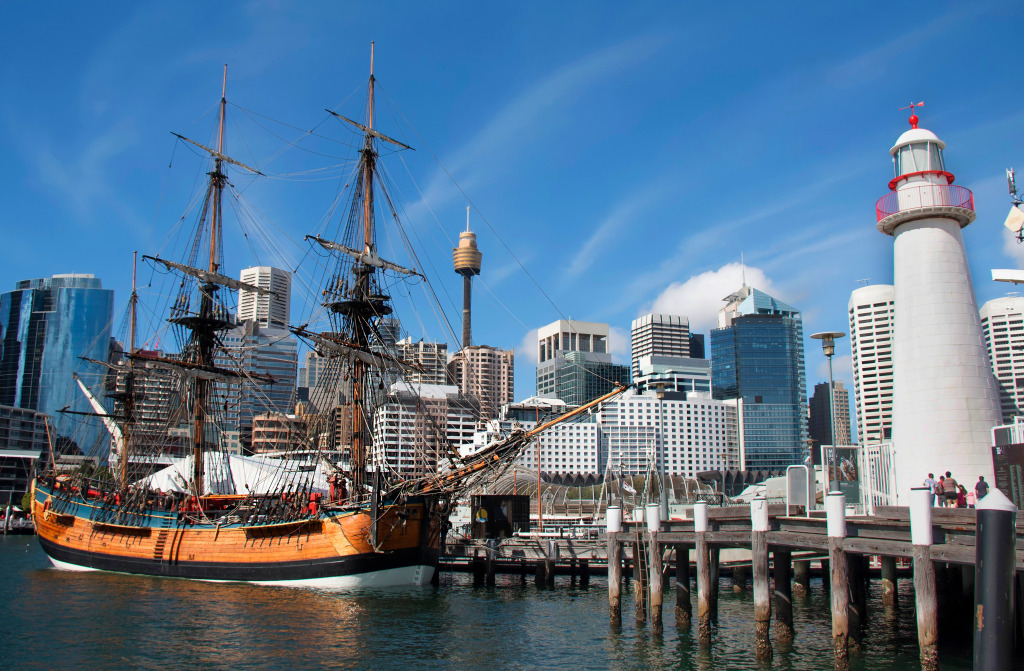 Navio histórico e farol em Sydney, Austrália jigsaw puzzle in Lugares Maravilhosos puzzles on TheJigsawPuzzles.com