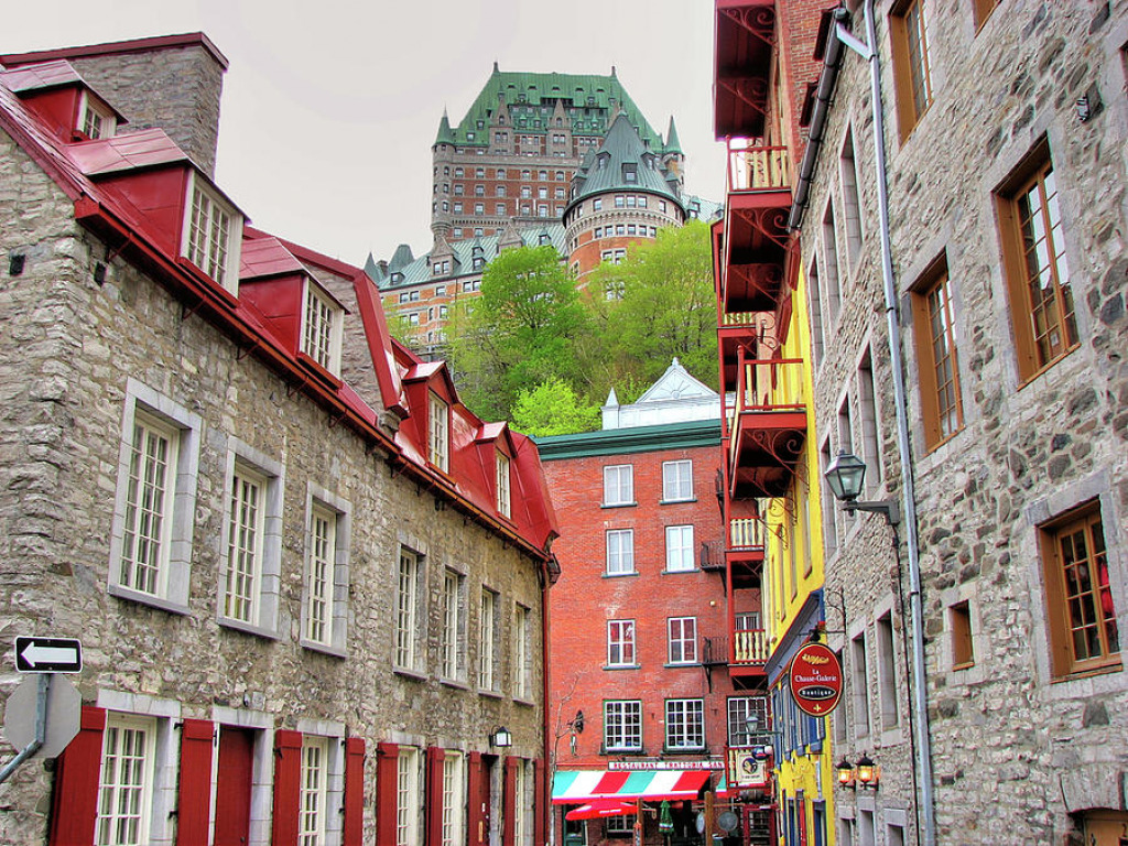 le-chateau-frontenac-old-quebec-nino-h-photography jigsaw puzzle in sam gamgee puzzles on TheJigsawPuzzles.com