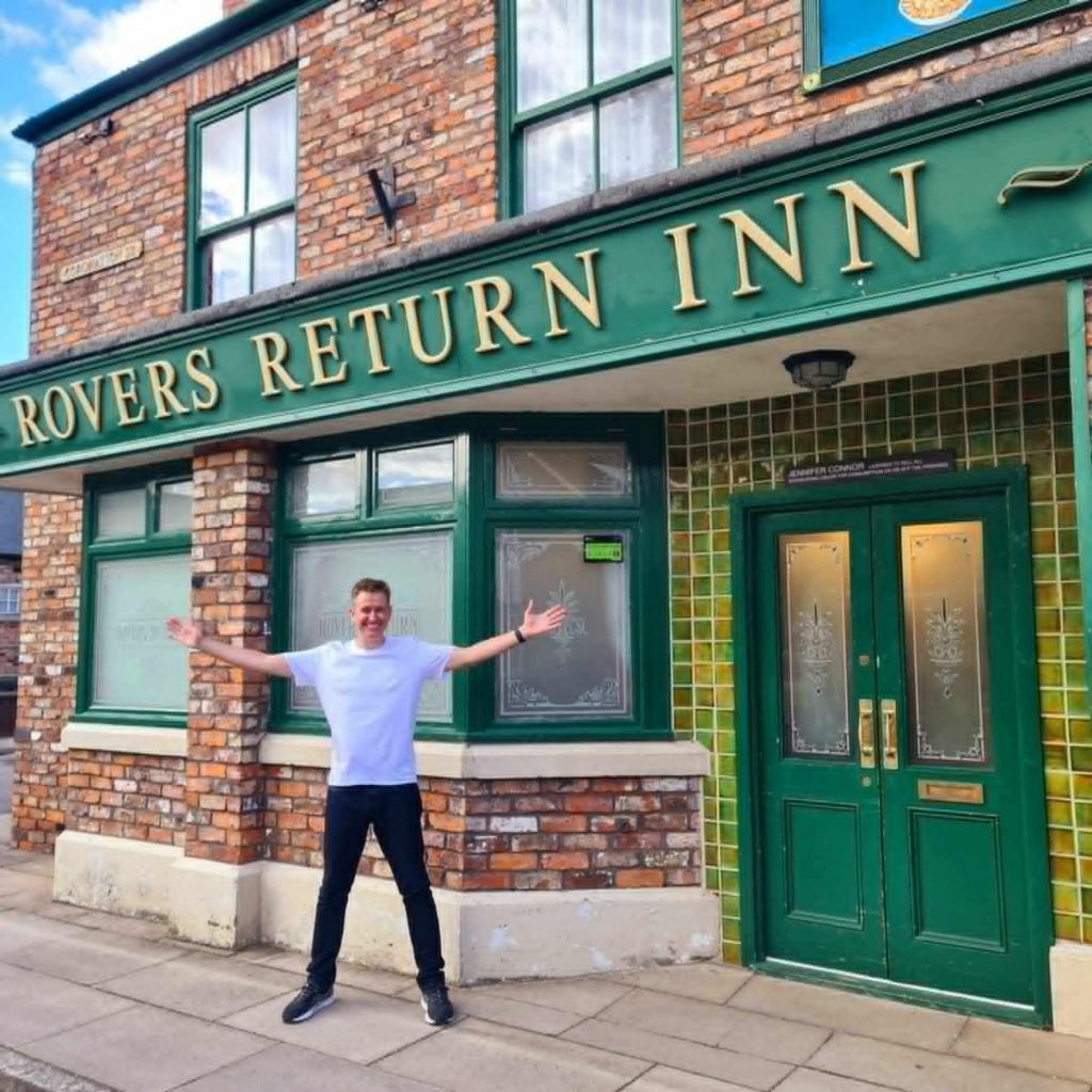 download (14) jigsaw puzzle in JOHN MACDONALD puzzles on TheJigsawPuzzles.com