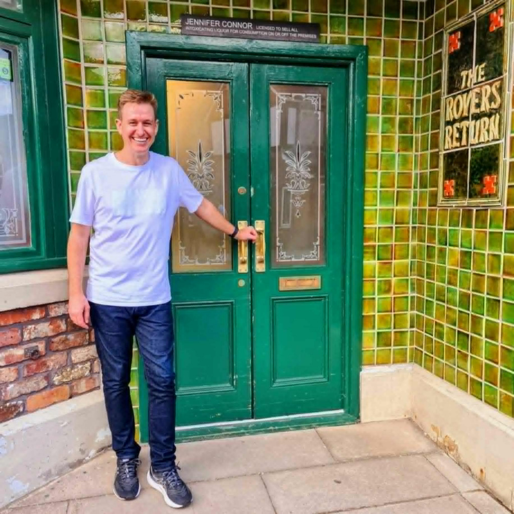 download (15) jigsaw puzzle in JOHN MACDONALD puzzles on TheJigsawPuzzles.com