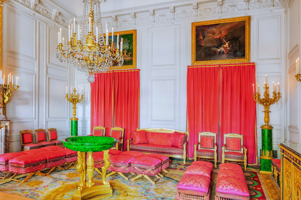 The Malachite Salon in the Grand Trianon, France jigsaw puzzle in Castles puzzles on TheJigsawPuzzles.com