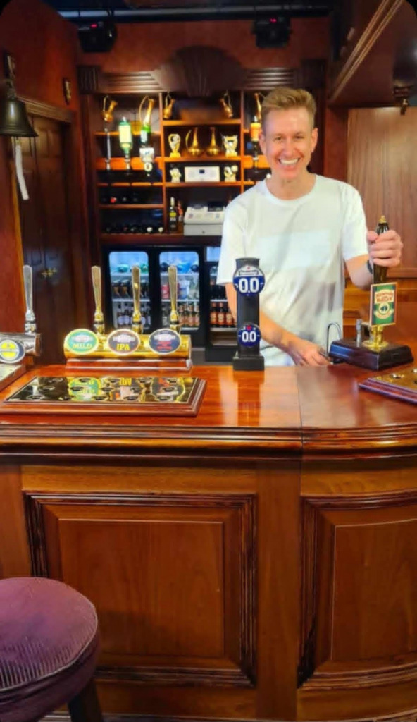 download (33) jigsaw puzzle in JOHN MACDONALD puzzles on TheJigsawPuzzles.com