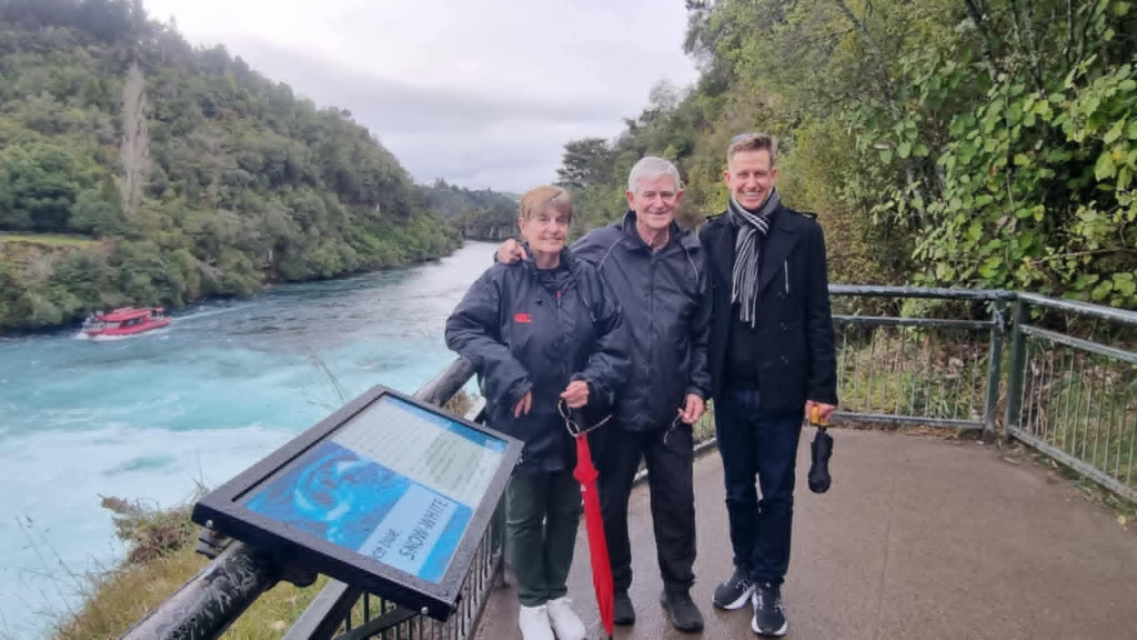 download (52) jigsaw puzzle in JOHN MACDONALD puzzles on TheJigsawPuzzles.com