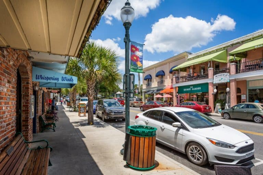 small-towns-in-florida-mount-dora-768x512 jigsaw puzzle in sam gamgee puzzles on TheJigsawPuzzles.com