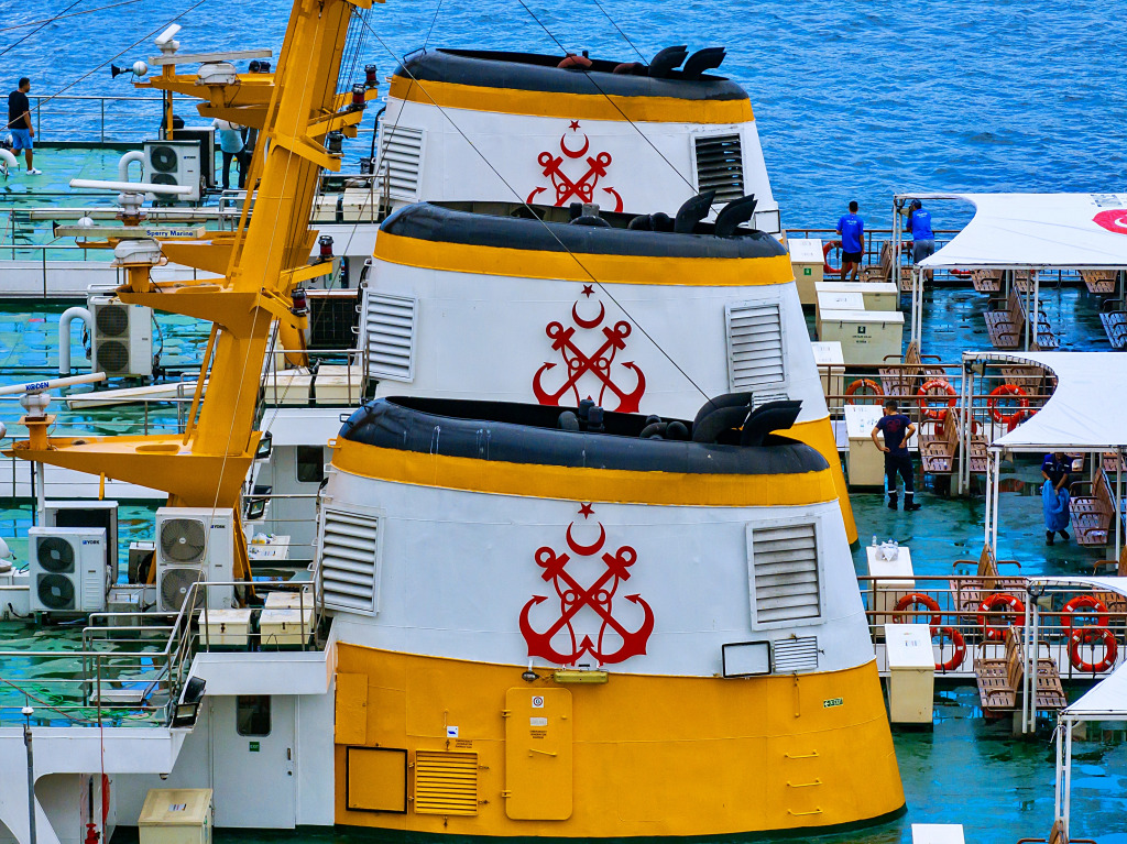 Intercontinental Swimming Race, Istanbul, Turkey jigsaw puzzle in Puzzle of the Day puzzles on TheJigsawPuzzles.com