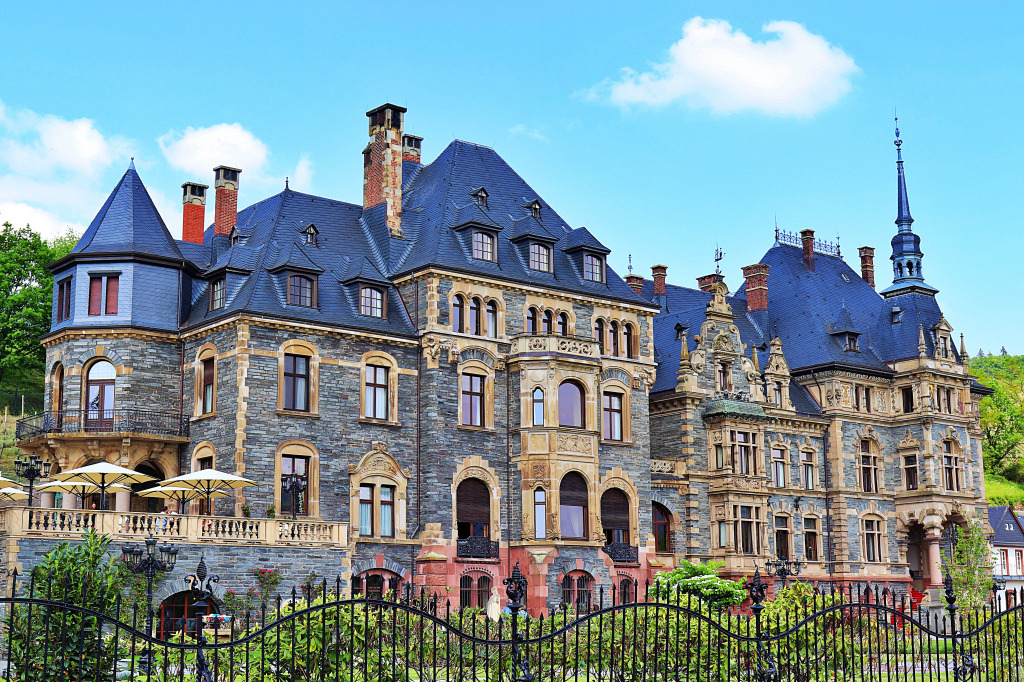 Castle of Lieser, Germany jigsaw puzzle in Castles puzzles on TheJigsawPuzzles.com