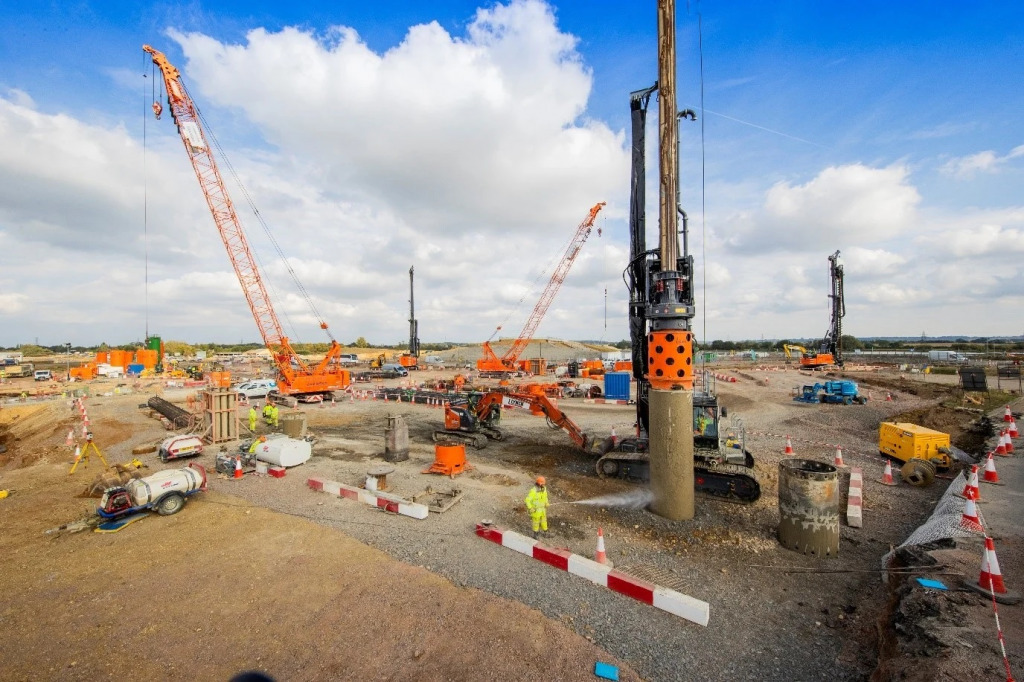 Black Cat roundabout construction jigsaw puzzle in Mike Smith puzzles on TheJigsawPuzzles.com