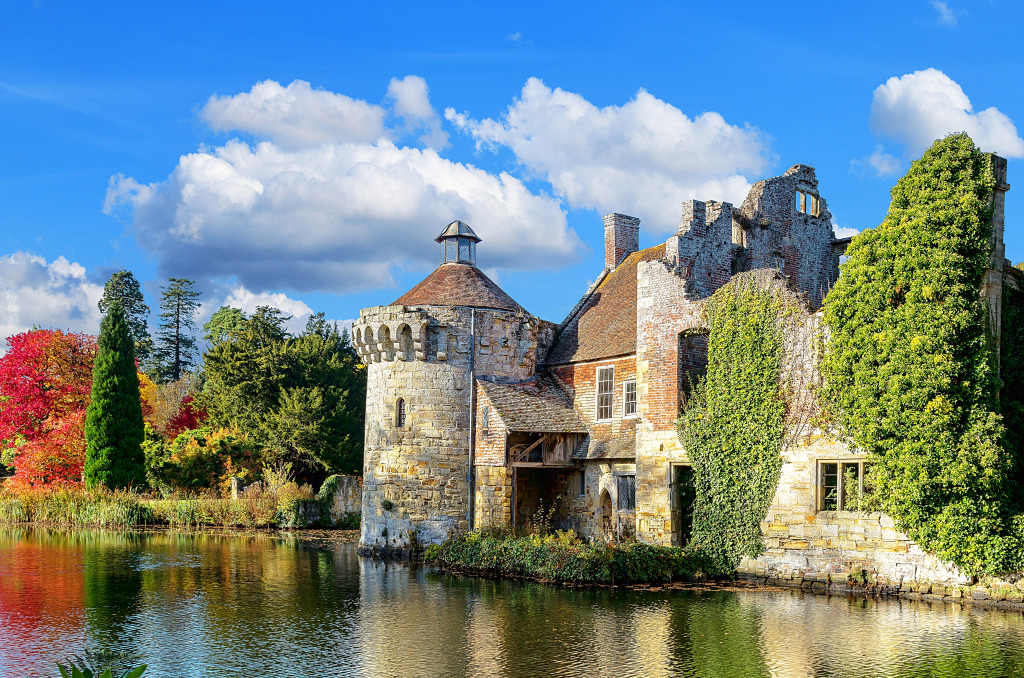 Scotney Castle in Kent, England jigsaw puzzle in Castles puzzles on TheJigsawPuzzles.com