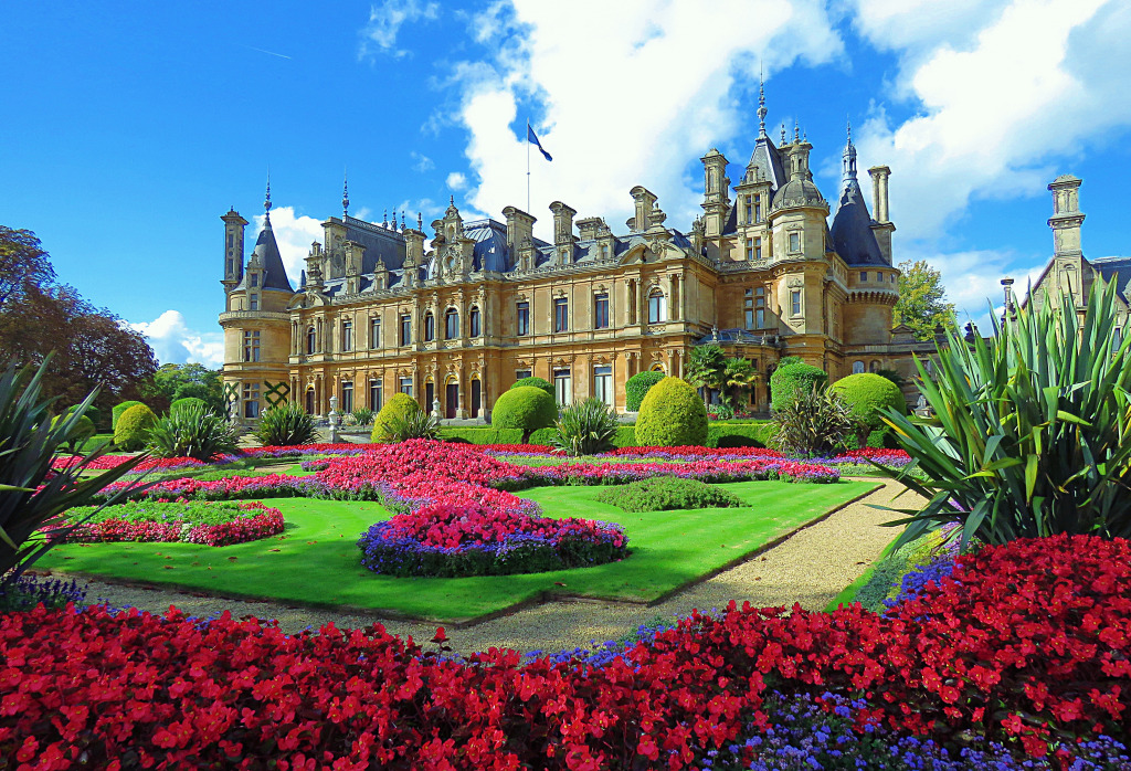 Waddesdon Manor and Gardens in Buckinghamshire, UK jigsaw puzzle in Castles puzzles on TheJigsawPuzzles.com