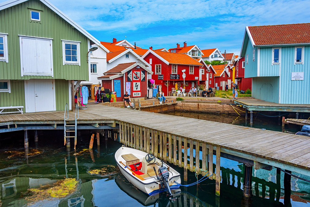 Ilulissat City Center, Greenland jigsaw puzzle in Puzzle of the Day puzzles on TheJigsawPuzzles.com