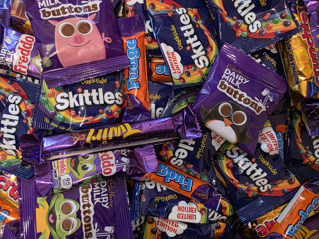 Halloween treats jigsaw puzzle in Susan Robson puzzles on TheJigsawPuzzles.com