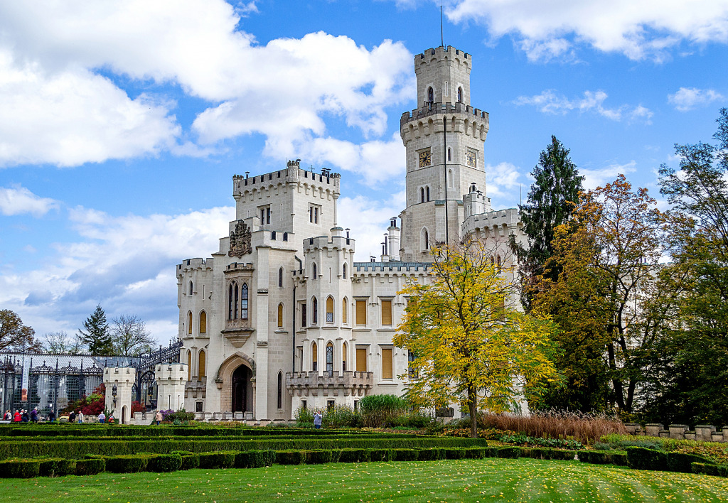 Hluboka Castle, Czech Republic jigsaw puzzle in Castles puzzles on TheJigsawPuzzles.com