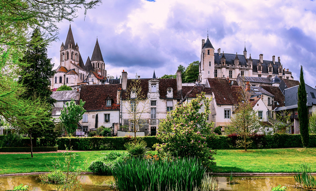 Château de Loches, Loire Valley, France jigsaw puzzle in Castles puzzles on TheJigsawPuzzles.com