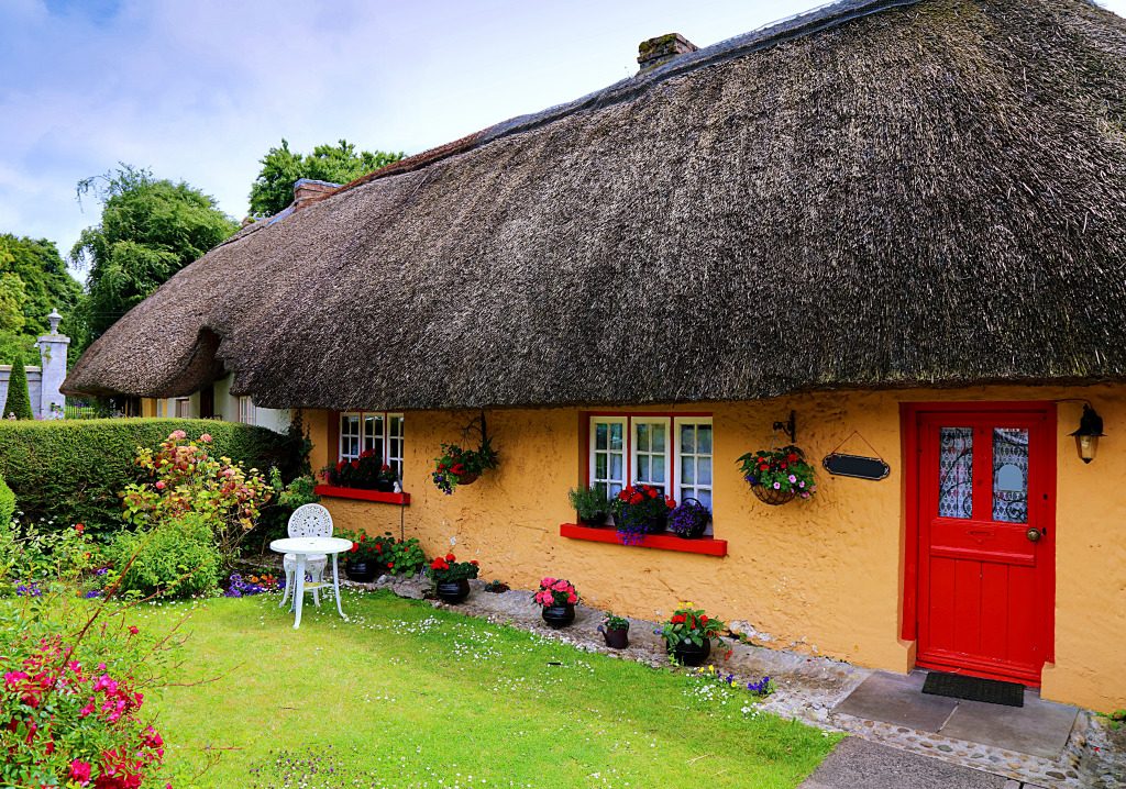 A Thatched Cottage in Adare, Ireland jigsaw puzzle in Street View puzzles on TheJigsawPuzzles.com