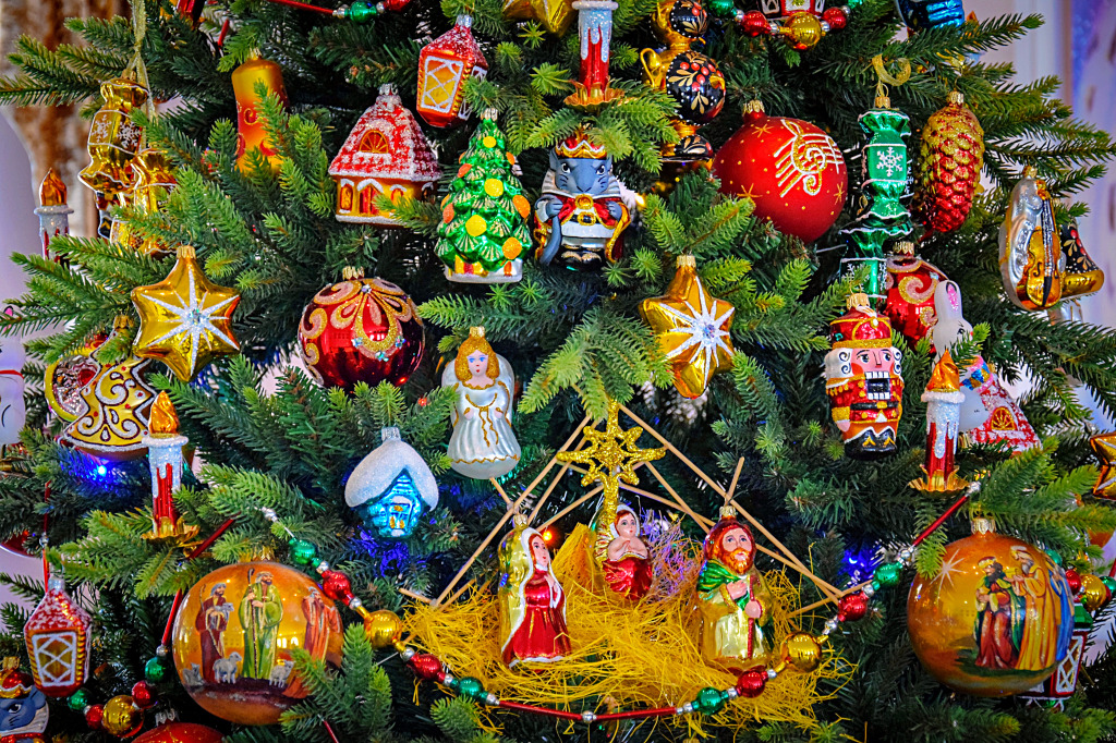 Weihnachtsspielzeugmuseum, Russland jigsaw puzzle in Weihnachten & Neujahr puzzles on TheJigsawPuzzles.com