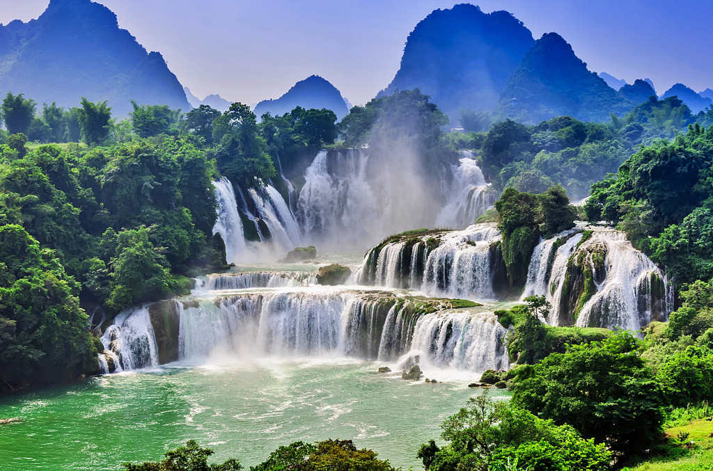 Uma Cachoeira Tropical jigsaw puzzle in Cachoeiras puzzles on TheJigsawPuzzles.com