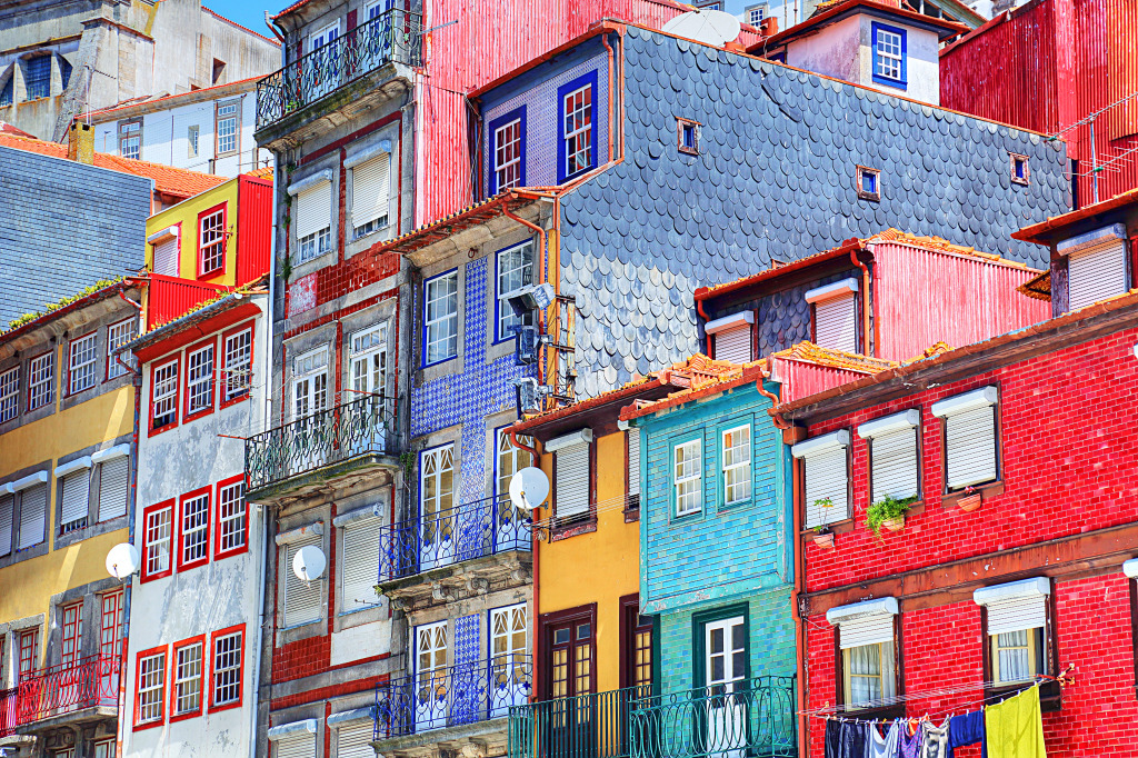 Porto Streets Near the Rio Douro jigsaw puzzle in Street View puzzles on TheJigsawPuzzles.com