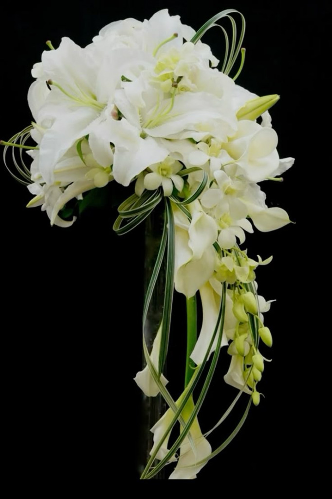 Casa Blanca Lilies - Bridal Bouquet jigsaw puzzle in Carolyn Wright puzzles on TheJigsawPuzzles.com