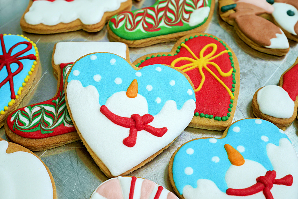 Winter and Christmas Decorated Cookies jigsaw puzzle in Food & Bakery puzzles on TheJigsawPuzzles.com