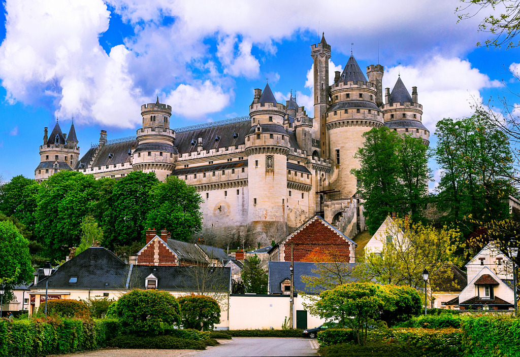 Impressionnant château médiéval Pierrefonds jigsaw puzzle in Châteaux puzzles on TheJigsawPuzzles.com