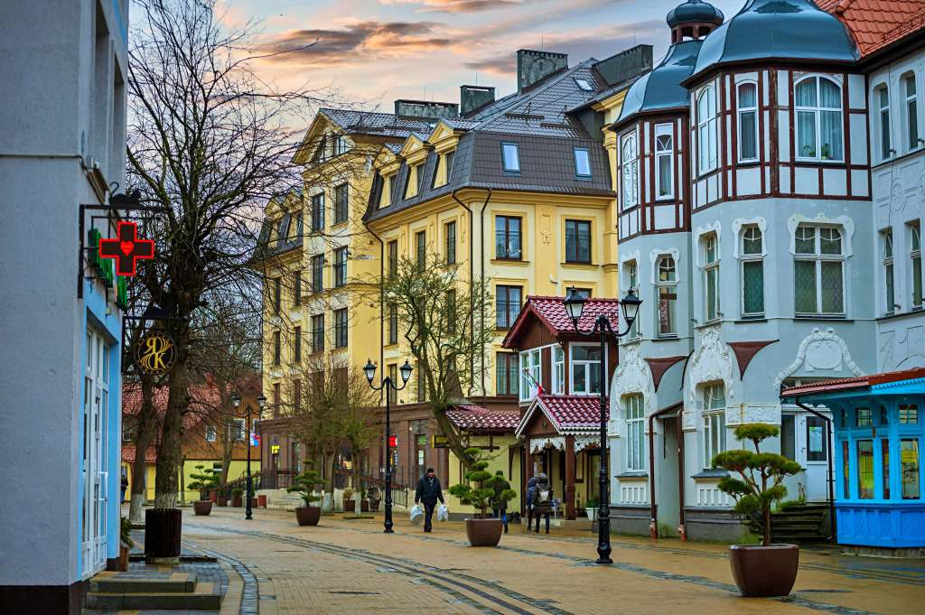 Kurortny Prospekt in Zelenogradsk, Russia jigsaw puzzle in Street View puzzles on TheJigsawPuzzles.com