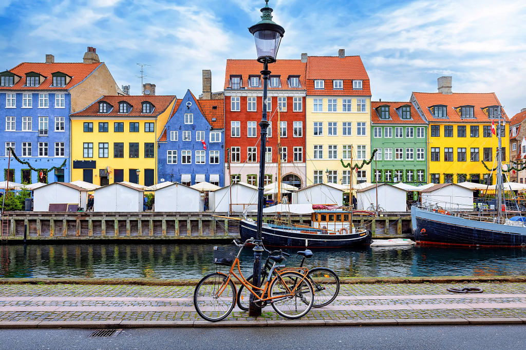 Nyhavn Area in Copenhagen, Denmark jigsaw puzzle in Street View puzzles on TheJigsawPuzzles.com