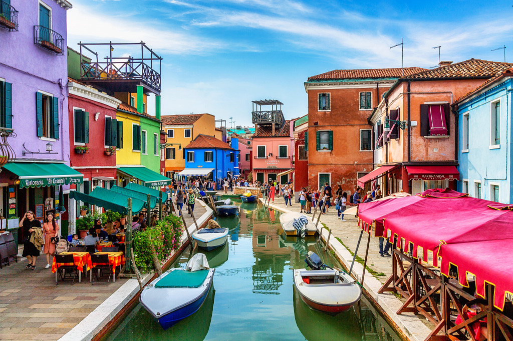 Colorful Houses with Boats in Burano Island, Italy jigsaw puzzle in Street View puzzles on TheJigsawPuzzles.com