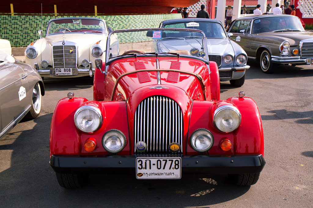 Morgan Plus 4 In Hua Hin jigsaw puzzle in Autos & Motorräder puzzles on TheJigsawPuzzles.com