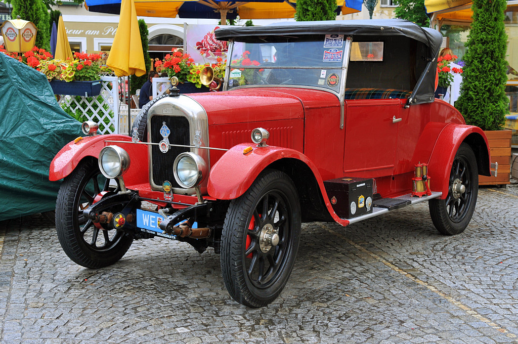 Vintage Cars on the Main Square of Enns, Austria jigsaw puzzle in Puzzle of the Day puzzles on TheJigsawPuzzles.com