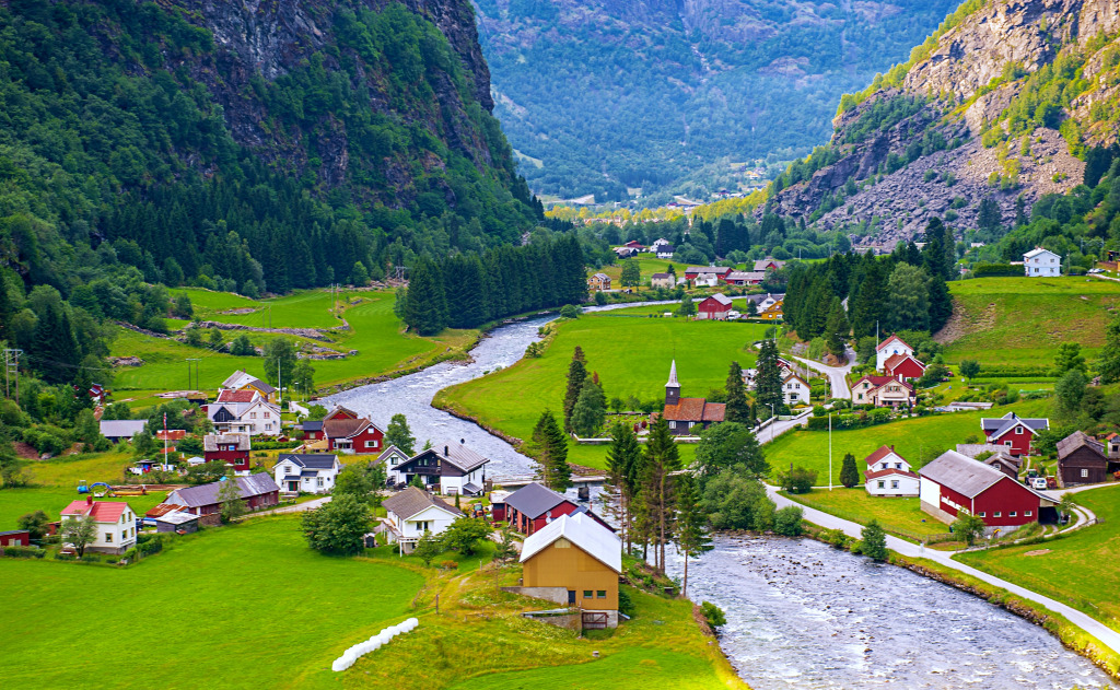 Ein kleines Tal in Norwegen jigsaw puzzle in Großartige Landschaften puzzles on TheJigsawPuzzles.com