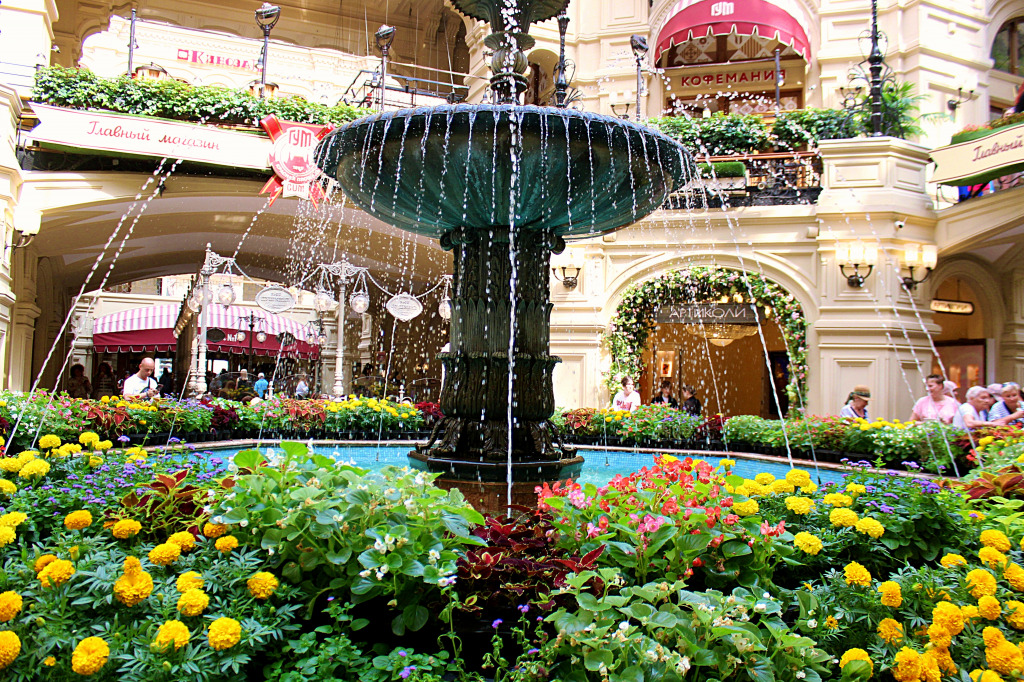 Interior of a Shopping Mall in Moscow, Russia jigsaw puzzle in Waterfalls puzzles on TheJigsawPuzzles.com