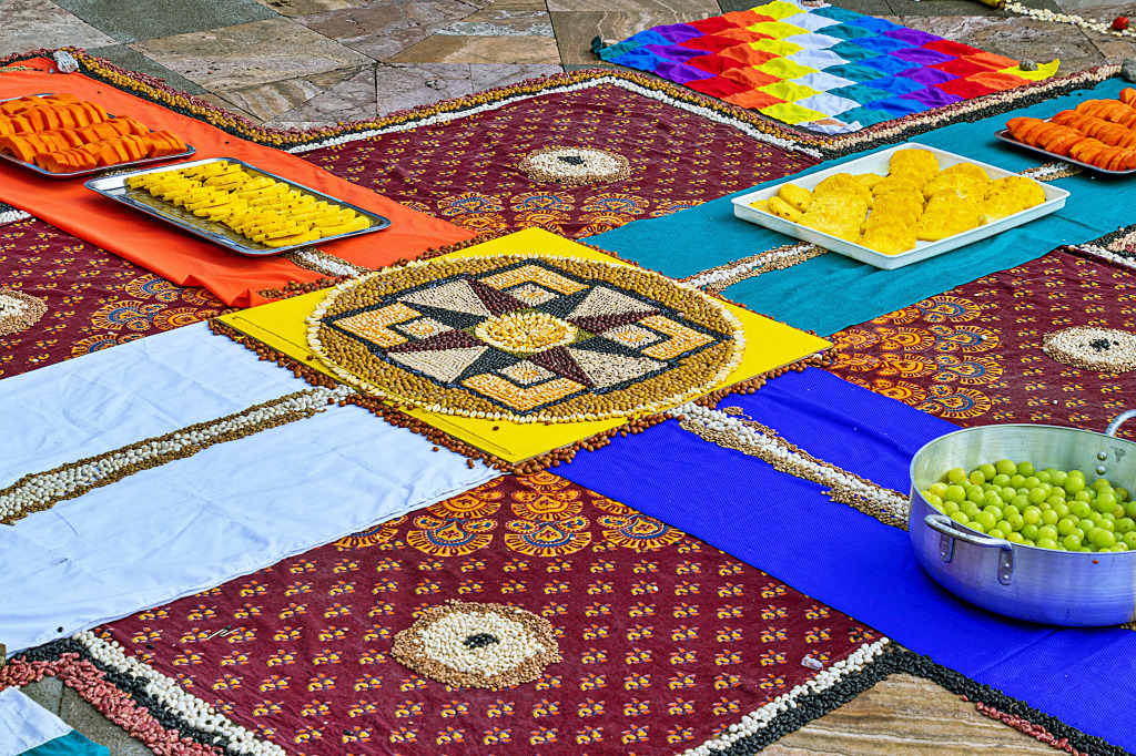 Andean Cross Made of Beans and Seeds jigsaw puzzle in Macro puzzles on TheJigsawPuzzles.com