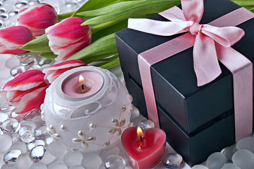 Box, Candles and Tulips jigsaw puzzle in Macro puzzles on TheJigsawPuzzles.com