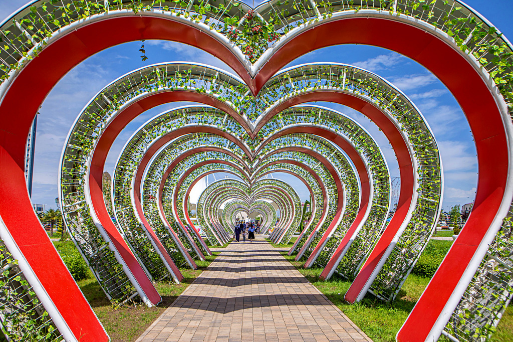 Parc à Grozny, République tchétchène jigsaw puzzle in Puzzle du jour puzzles on TheJigsawPuzzles.com