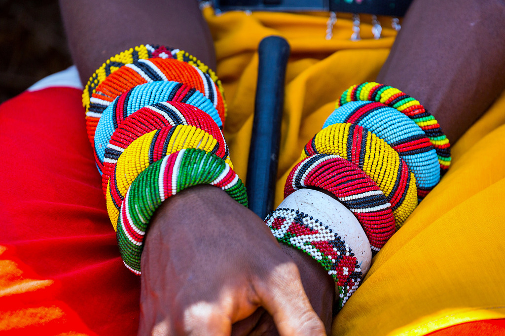 Details zu den Ornamenten des Samburu-Volkes jigsaw puzzle in Makro puzzles on TheJigsawPuzzles.com