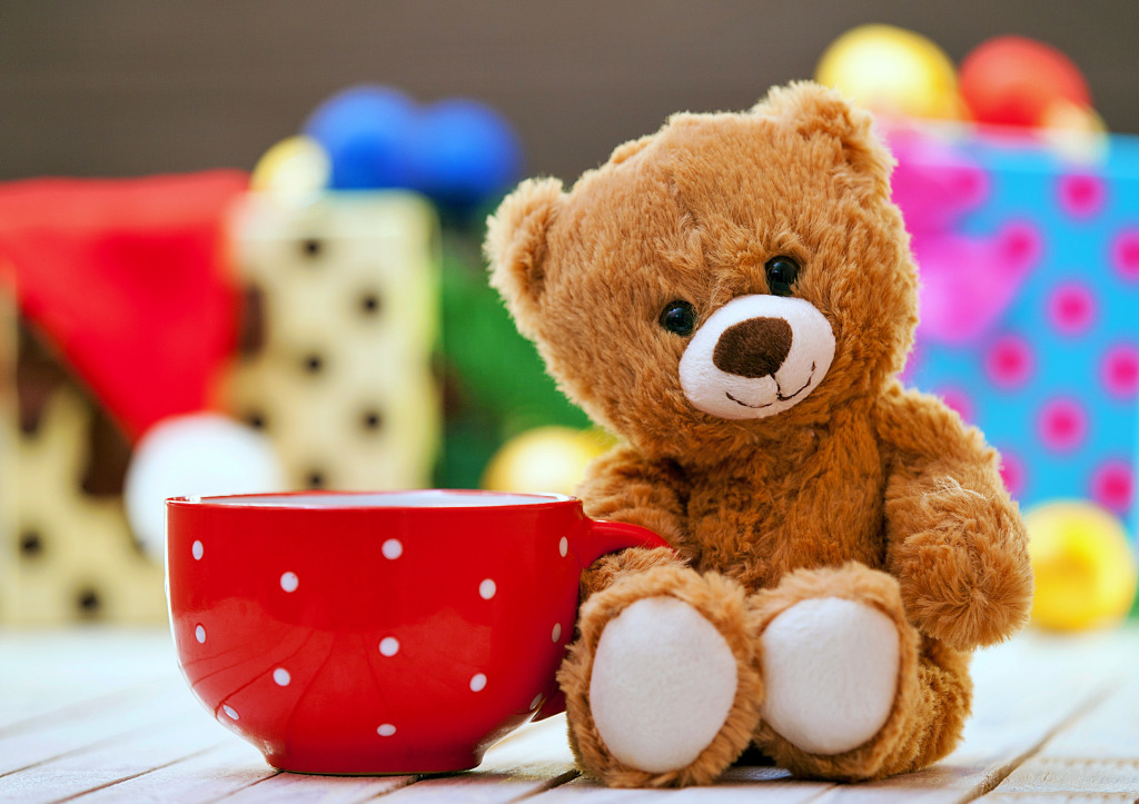 Ursinho de pelúcia fofo com uma xícara de café jigsaw puzzle in Zoom puzzles on TheJigsawPuzzles.com