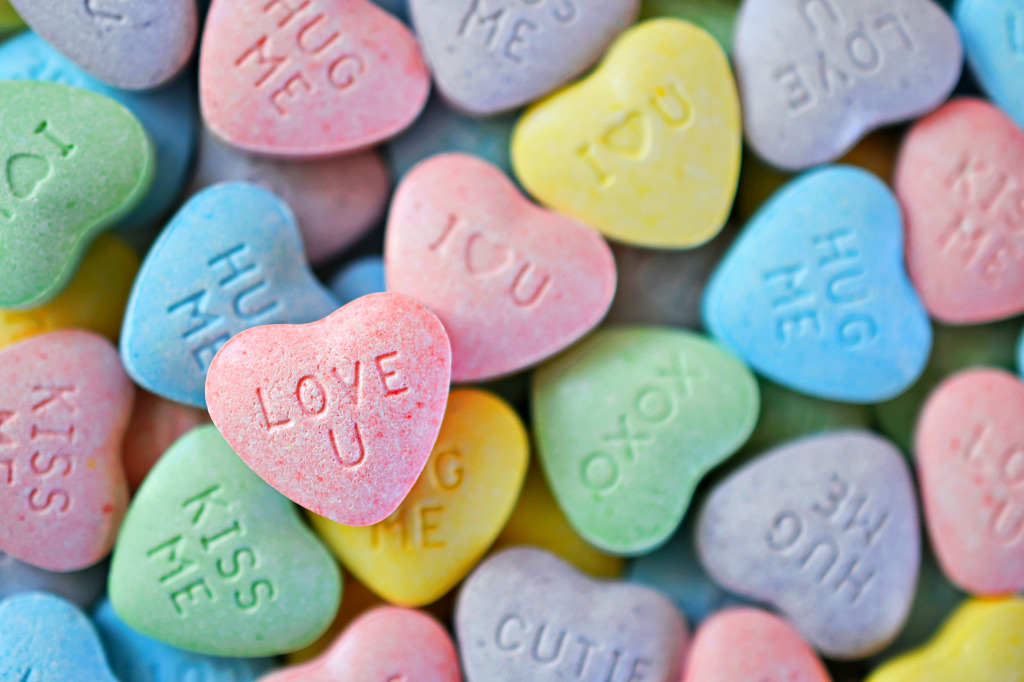 Candy For Valentine's Day jigsaw puzzle in Valentine's Day puzzles on TheJigsawPuzzles.com