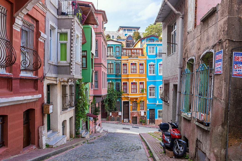 Old Quarter of Balat, Istanbul jigsaw puzzle in Street View puzzles on TheJigsawPuzzles.com