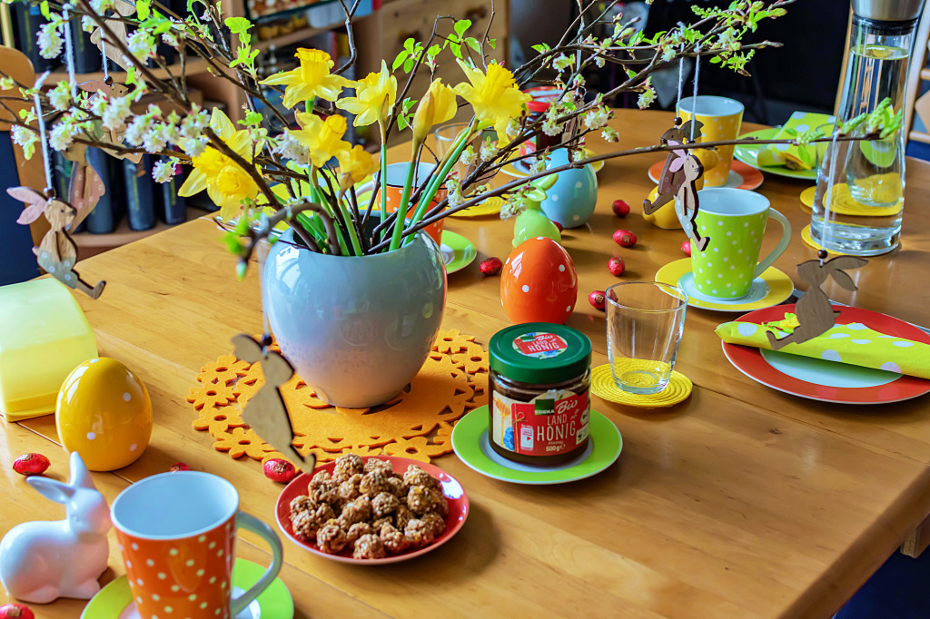 Семейный пасхальный завтрак в Берлине jigsaw puzzle in Еда и Напитки puzzles on TheJigsawPuzzles.com