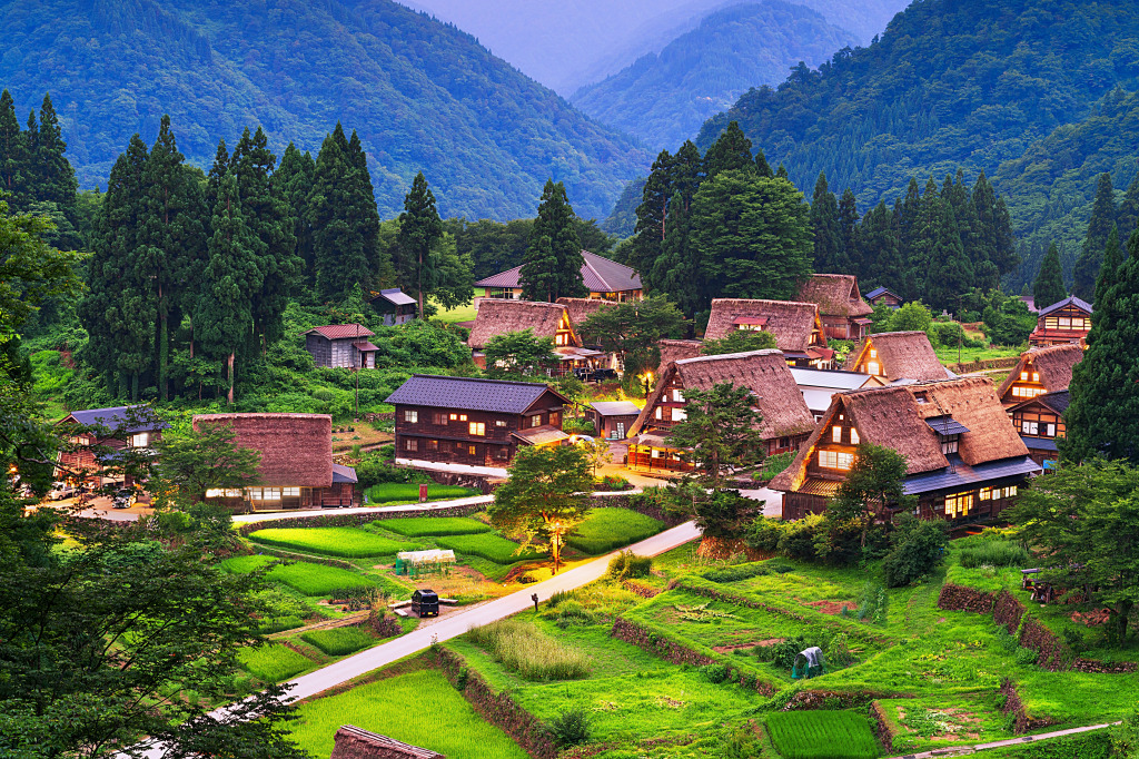 Ainokura Village at Dusk, Japan jigsaw puzzle in Puzzle of the Day puzzles on TheJigsawPuzzles.com