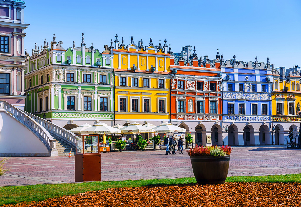 A Grande Praça do Mercado em Zamość, Polônia jigsaw puzzle in Paisagens de Rua puzzles on TheJigsawPuzzles.com