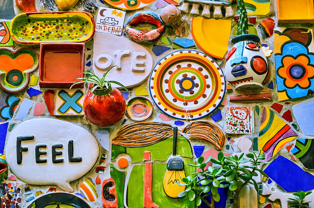 Un fragment d’art urbain à Taormina, en Sicile jigsaw puzzle in Macrophotographie puzzles on TheJigsawPuzzles.com