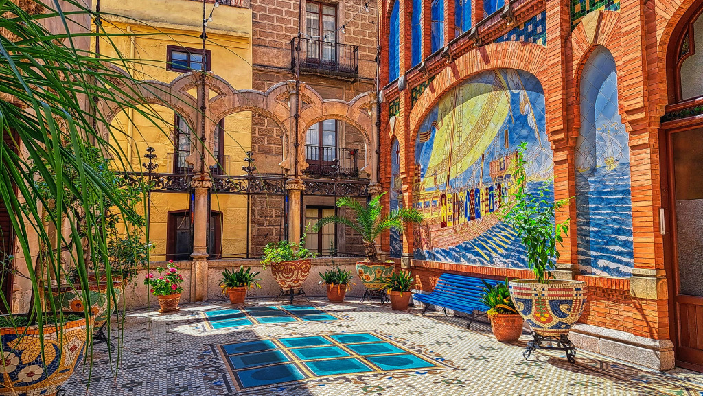 The Interior Patio of Casa Navàs in Reus, Spain jigsaw puzzle in Castles puzzles on TheJigsawPuzzles.com