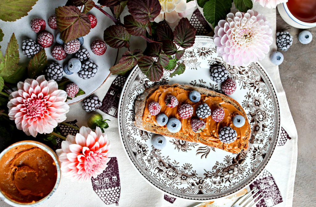 Лёгкий завтрак jigsaw puzzle in Еда и Напитки puzzles on TheJigsawPuzzles.com