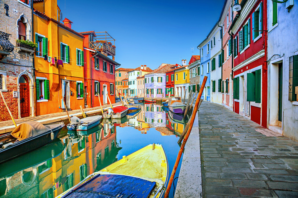 Colorful Houses in Burano, Venice, Italy jigsaw puzzle in Street View puzzles on TheJigsawPuzzles.com