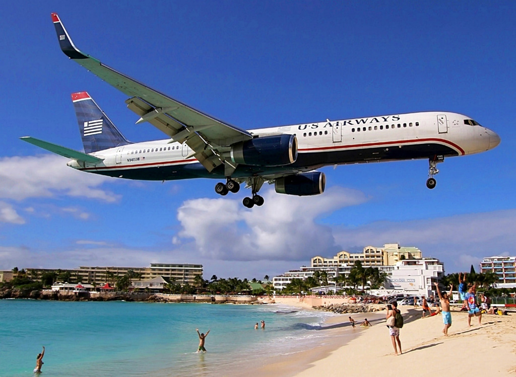 US Airways Boeing 757-200, Сент-Мартен jigsaw puzzle in Авиация puzzles on TheJigsawPuzzles.com