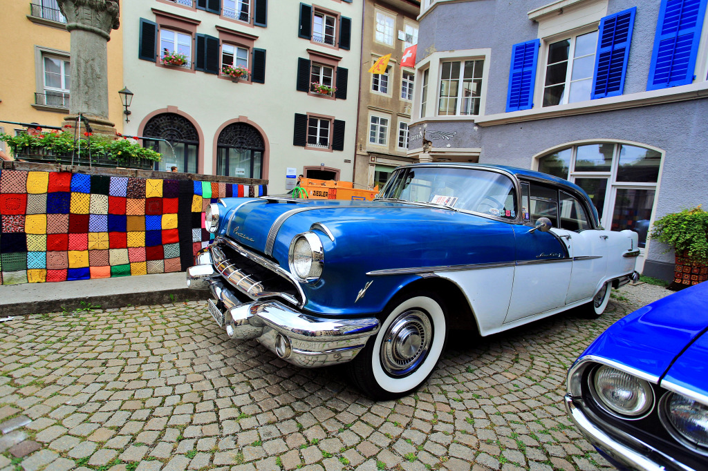 Pontiac Star Chief 1956 jigsaw puzzle in Voitures et Motos puzzles on TheJigsawPuzzles.com