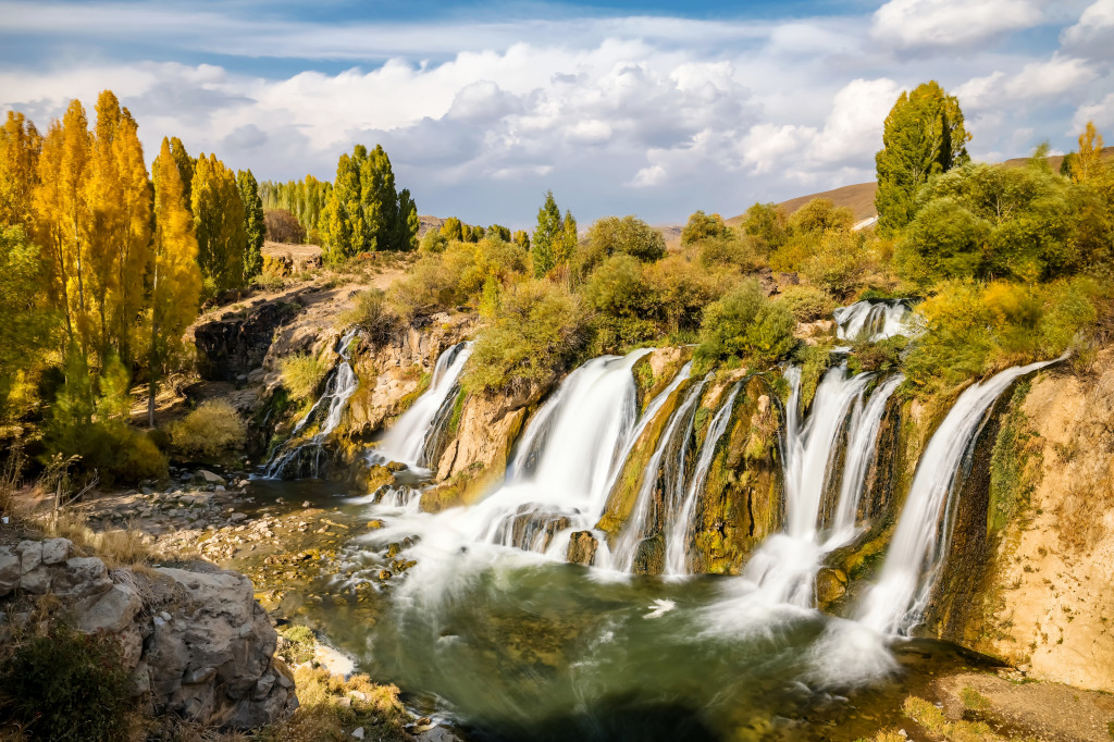 Muradiye Waterfall, Eastern Anatolia, Turkey jigsaw puzzle in Waterfalls puzzles on TheJigsawPuzzles.com